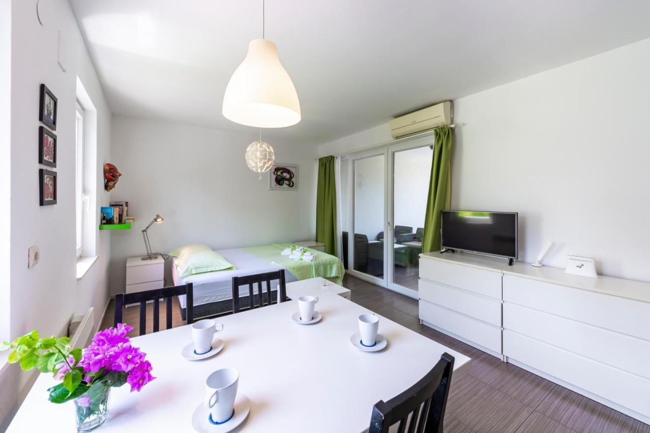 Apartman Lele *